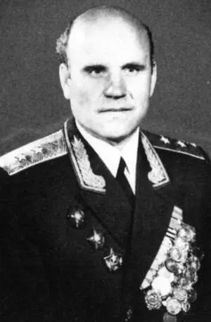 С М Крылов И И Карпец Николай Анисимович Щёлоков второй справа в пе - фото 20