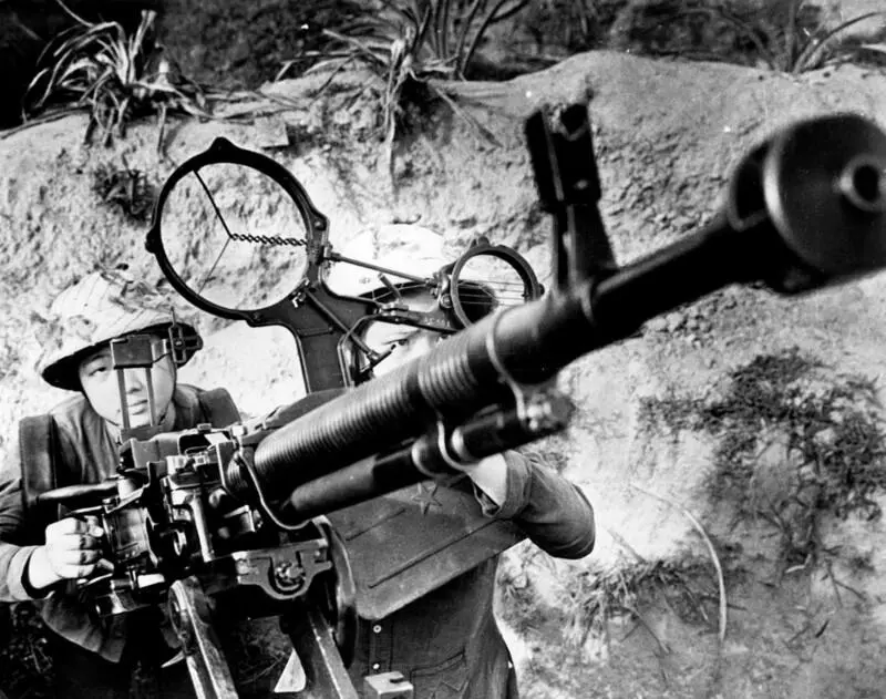Основным средством ПВО вьетнамских партизан были крупнокалиберные пулеметы не - фото 3