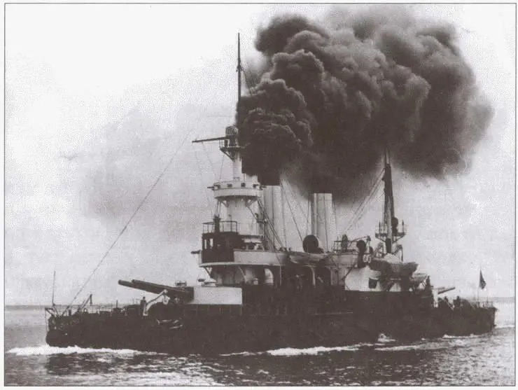 Броненосец береговой обороны Адмирал Сенявин в 1901г Миноносец - фото 5