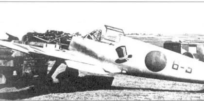 Один из первых прибывших в Испанию истребителей Bf109V на обслуживании - фото 164