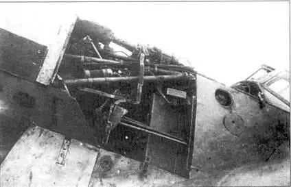 Левый борт носовой части истребителя Bf1091 лючок прикрывающий горловину - фото 23