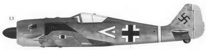 13 Fw190A3 белый двойной шеврон командира IIIJG2 гауптмана Ганса Гана - фото 49