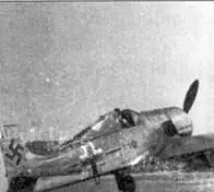 На снимке самолет Fw190A2 штаба 26й эскадры СентОмер 1942 г Самолеты - фото 11