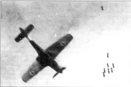Снимок длинноносого сделан с борта бомбардировщика Б26 Мароудер 9й - фото 145