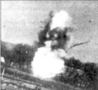Серия снимков иллюстрирует гибель Fw190 Подобным образом в 1944 г завершили - фото 150