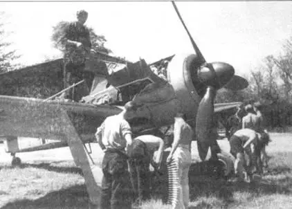 Подготовка к боевому вылету истребителя Fw190 А из IIIJG2 Хорошо видны - фото 37