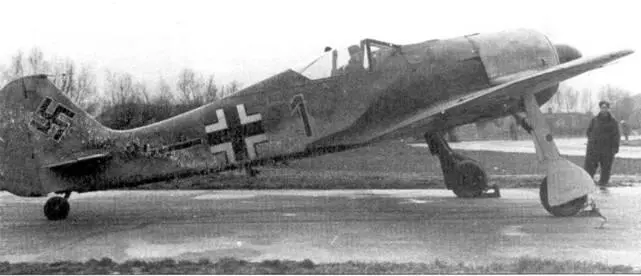 Истребитель Fw190A1 WkNr 033 с бортовым номером I коричневого цвета Эта - фото 7