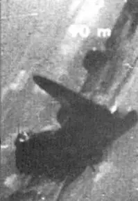 Крепость под огнем снимок сделан со штурмового фоккевульфа 29 апреля 1944 - фото 101