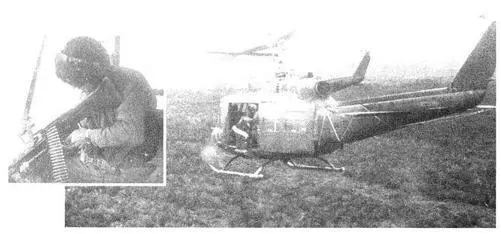 Doorgunners started out using bungic straps to hold their M60 machine guns - фото 29