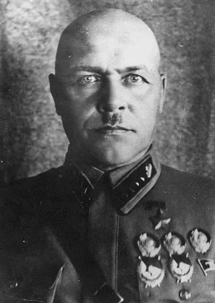 Д Г Павлов Н Ф Ватутин К К Рокоссовский - фото 27
