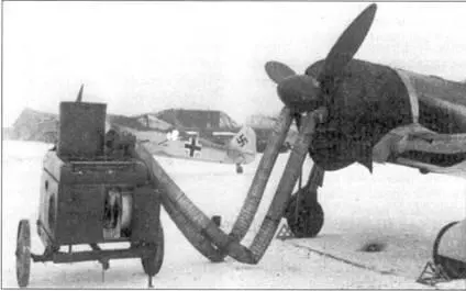 Приспособления для пуска Fw 190 в холода Обычно использовались передвижные - фото 66
