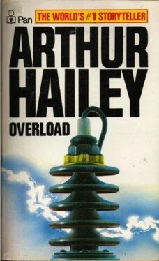 Arthur Hailey Overload обложка книги