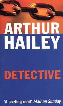 Arthur Hailey Detective обложка книги