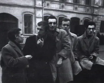 3 Студенческий стройотряд 1964г Будинас в центре фото из личных архивов - фото 2