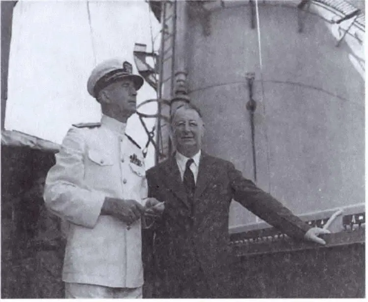 Адмирал ЭДж Кинг и морской министр США Ф Нокс Сентябрь 1941 года - фото 38