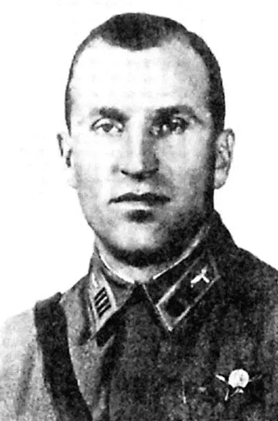 1941 г Командир 6го иак полковник И Д Климов В последнее мирное воскресенье - фото 5