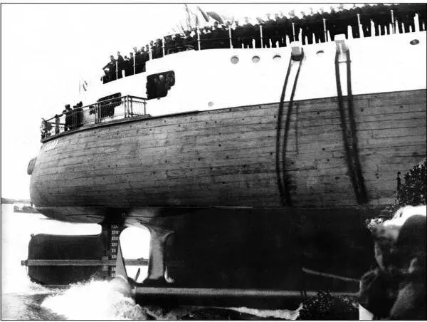 Нагрузка эскадренного броненосца Слава во время спуска на воду 16 августа - фото 12
