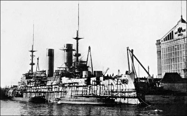 Работы на броненосце 8 продвигались таким образом елееле С марта 1904 - фото 20