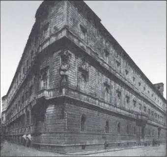 Рис 466 Палаццо Канчеллерия в Риме С фотографии Андерсона Все профили - фото 471