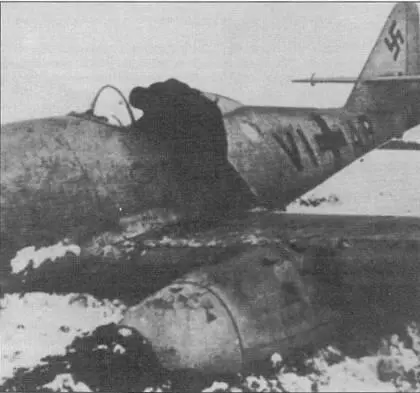Me 262 V7 VIAB после катастрофы во время семнадцатого полета 21 февраля 1944 - фото 9