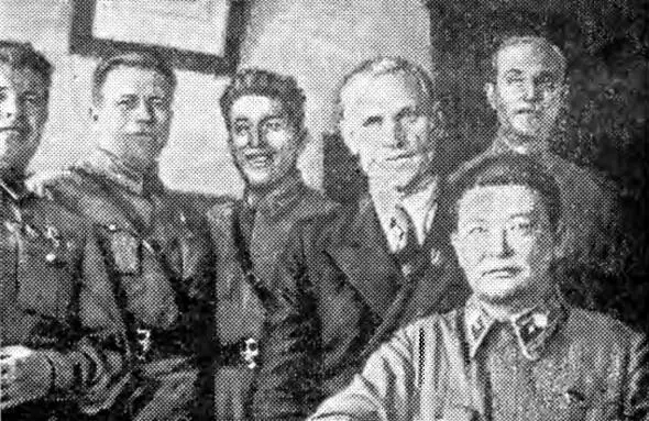 Летчики в гостях у маршала Чойбалсана А как же дальше спросили мы - фото 19