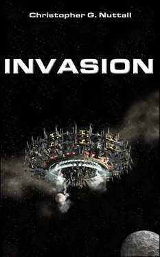 Christopher Nuttall Invasion обложка книги