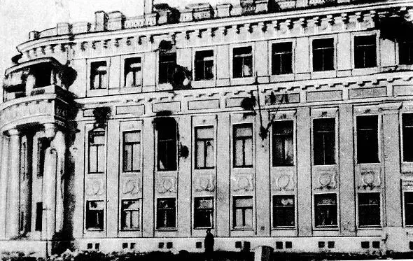 Николаевский дворец в Кремле после артиллерийского обстрела Внутренний вид - фото 16
