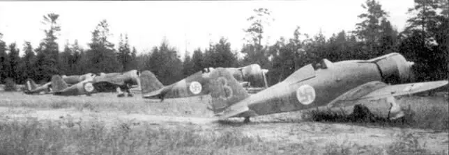 Четверка истребителей Фиат G50 из LeLv26 аэродром Лункула 4 сентября 1941 - фото 45