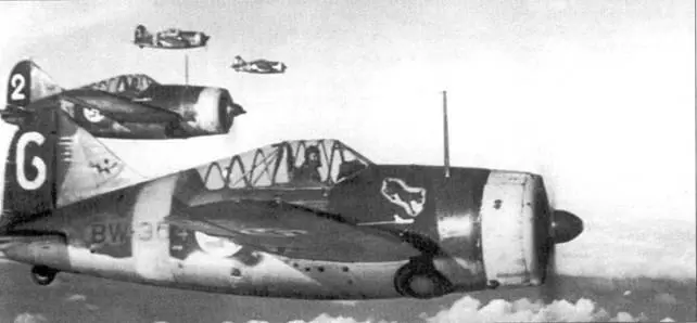 Еще один снимок истребителей из 2LeLv24 сделанный в сентябре 1942 г над - фото 63