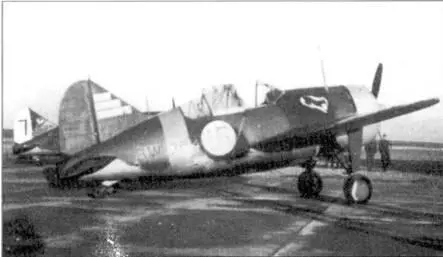 Самолет Брюстер с бортовым кодом BW364 ведущего финского аса Иллу - фото 82