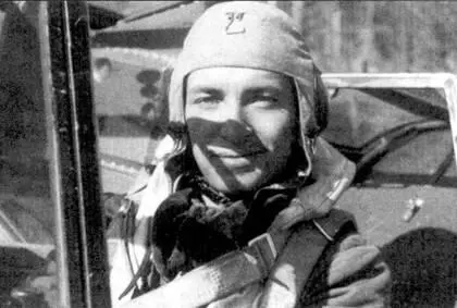 В кабине истребителя Bf 109G нилот 2HLeLv24 1й лейтенант Норма Йотти - фото 96