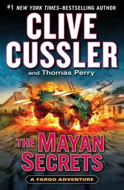 Clive Cussler The Mayan Secrets обложка книги