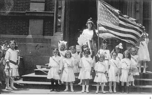 At Hobokens City Hall in 1912 or 1913 Helen Niemeyer the daughter of German - фото 15