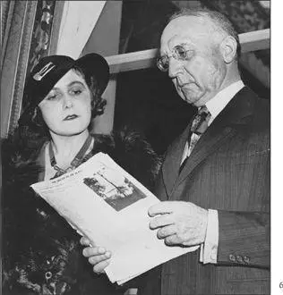 In 1922 Karl von Wiegand was the first American correspondent to interview and - фото 19