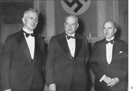 In March 1938 former President Herbert Hoover visited Berlin top with - фото 33
