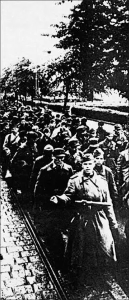 2 German youngsters being marched off into captivity 3 Schloss Thorn from - фото 15