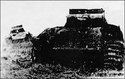 The two German Tigers destroyed at Klessin All that remained of Schloss - фото 22