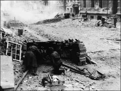 23 Soviet antitank guns in action in Berlin 24 SSSergeant Major Willi - фото 41