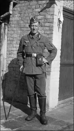 29 Rudi Averdieck in France 28 May 1940 30 Wrecked Soviet armour on - фото 47