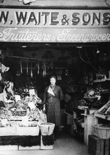 Winnie in the family shop c1930 Family business card Charles aged nine - фото 7