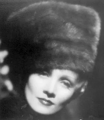 Кадр из фильма Кровавая императрица о жизни Екатерины II 1934 год 9 - фото 9