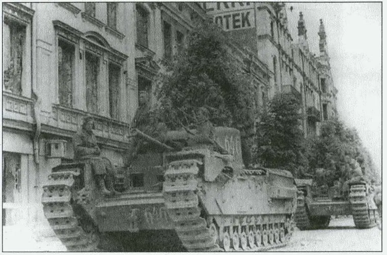 Танки Черчилль в Выборге Июнь 1944 г Линкор Архангельск бывший - фото 100