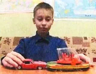 Максим Смирновдемонстрирует макет своего изобретения НАШ ДОМ Проблемы - фото 39