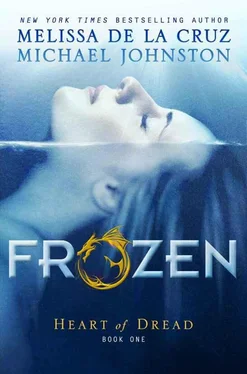 Melissa la Cruz Frozen обложка книги