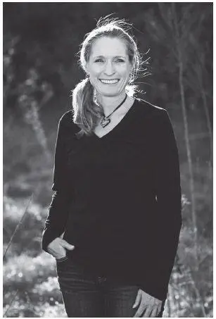 Photo by Trista Semmel Judy lives in Texas where she wanders out in the middle - фото 1