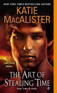 Katie MacAlister The Art of Stealing Time обложка книги