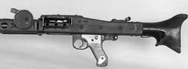 Общий вид пулемёта MG39 Пулемёт MG39 как и MG42 является оружием автоматика - фото 4
