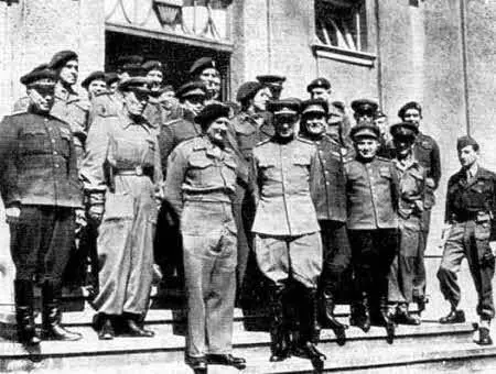 К К Рокоссовский и Б Монтгомери 1945 год Два военных министра Г К - фото 11
