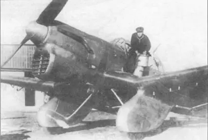 Ju 87 VI с модифицированным увеличенным радиатором под двигателем Стоит - фото 9