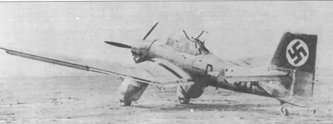На заключительных этапах испытаний четвертый прототип Ju87V4 был оснащен всем - фото 19